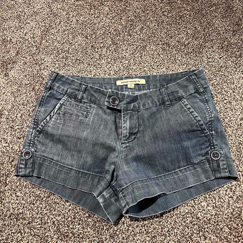 Light weight and comfortable shorts